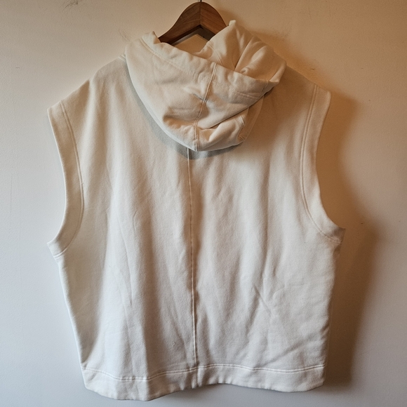 ATHLETA retroplush sleeveless hoodie. Size large - Picture 3 of 3